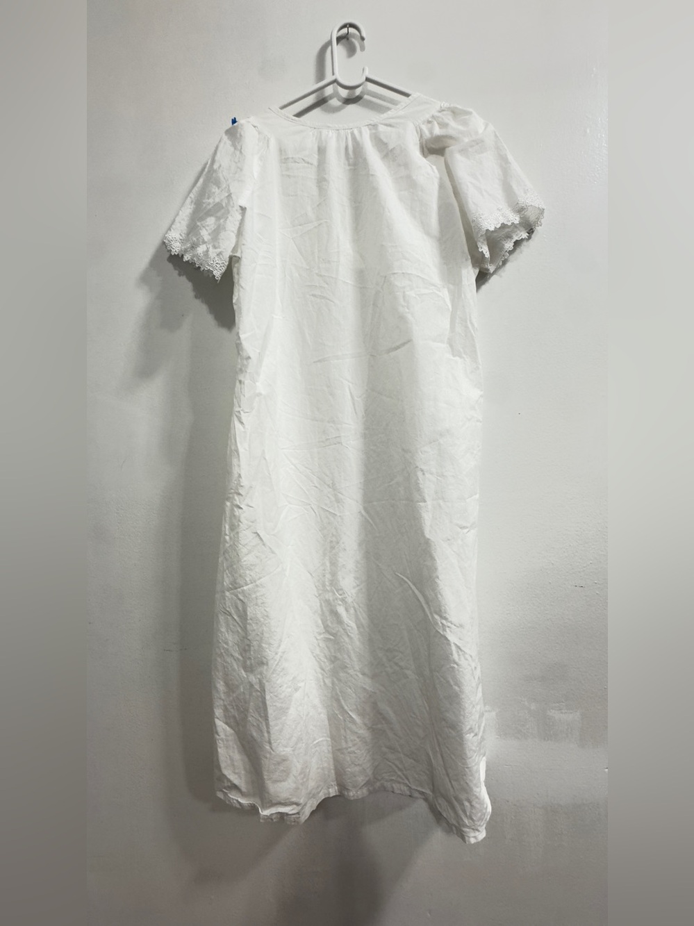 Women's White Cotton Lace-Trim Nightgown - Picture 3 of 4